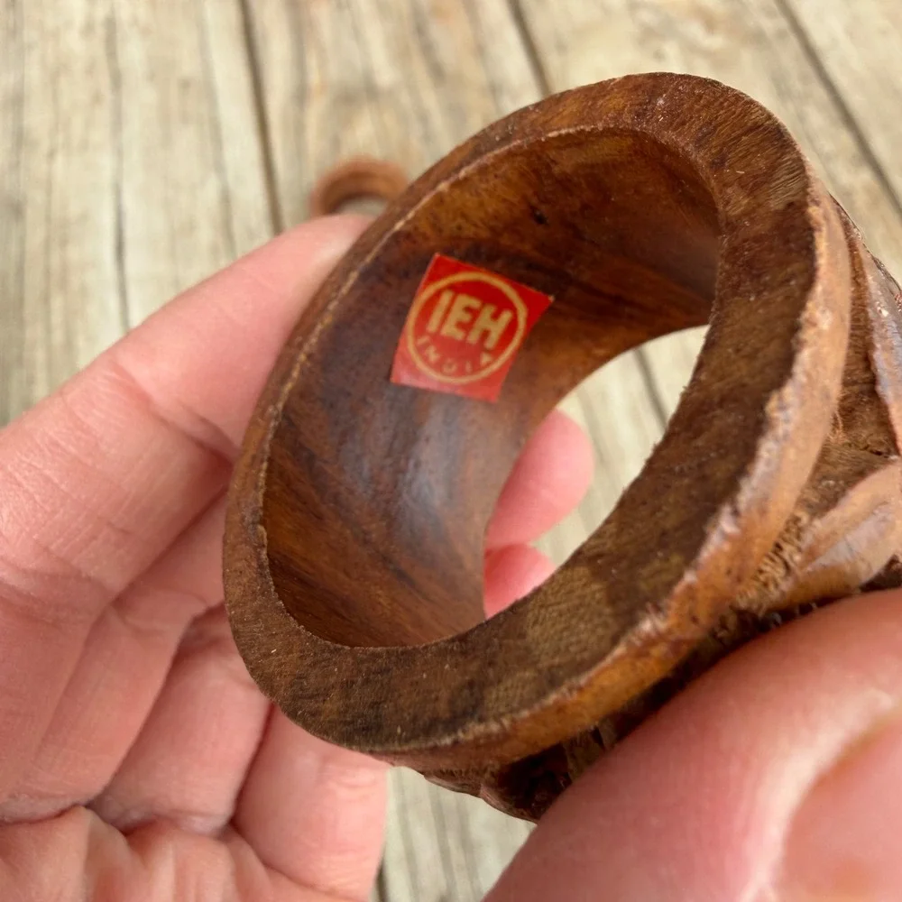 Vtg IEH Hand Carved Wood Napkin Rings Set of 4 Brown Floral Boho Dining‎